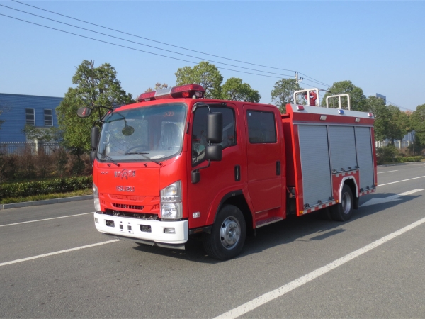 五十鈴3.5噸水罐消防車