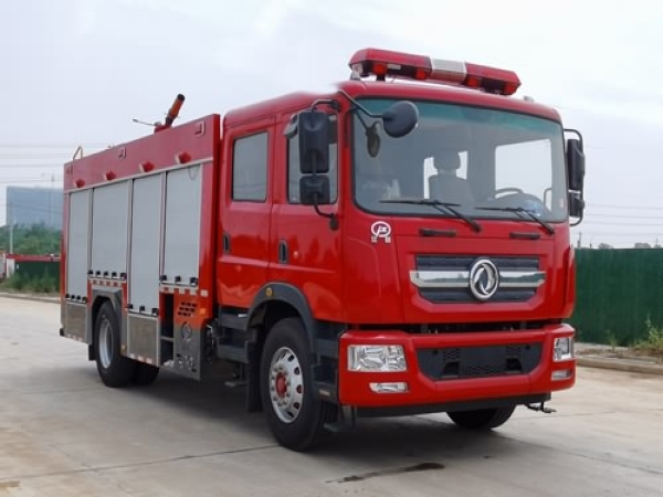東風7噸泡沫消防車